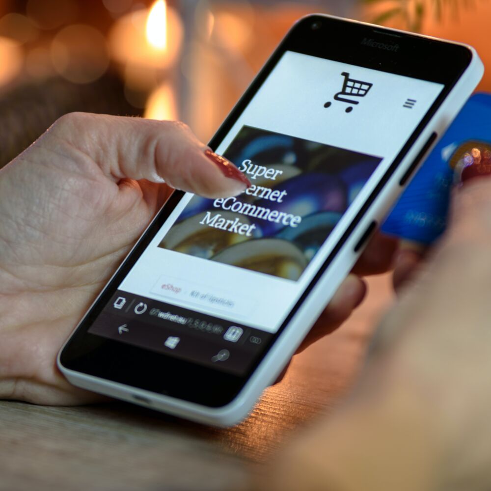 E-commerce logistics tech